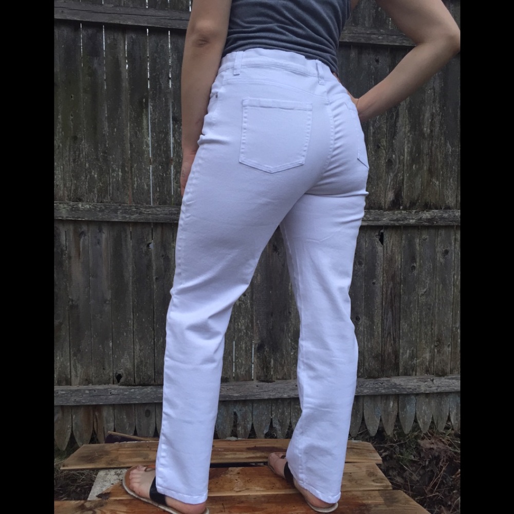 NWOT Gloria Vanderbilt Amanda White Jeans Size 12